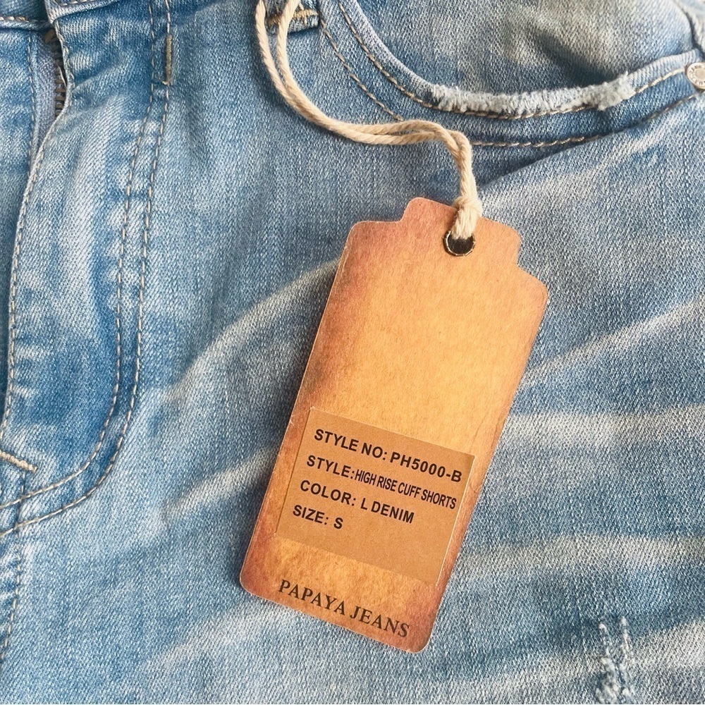 NWT Papaya Cuffed High-Rise Denim Shorts in Light Denim, Size Small - Picture 7 of 8